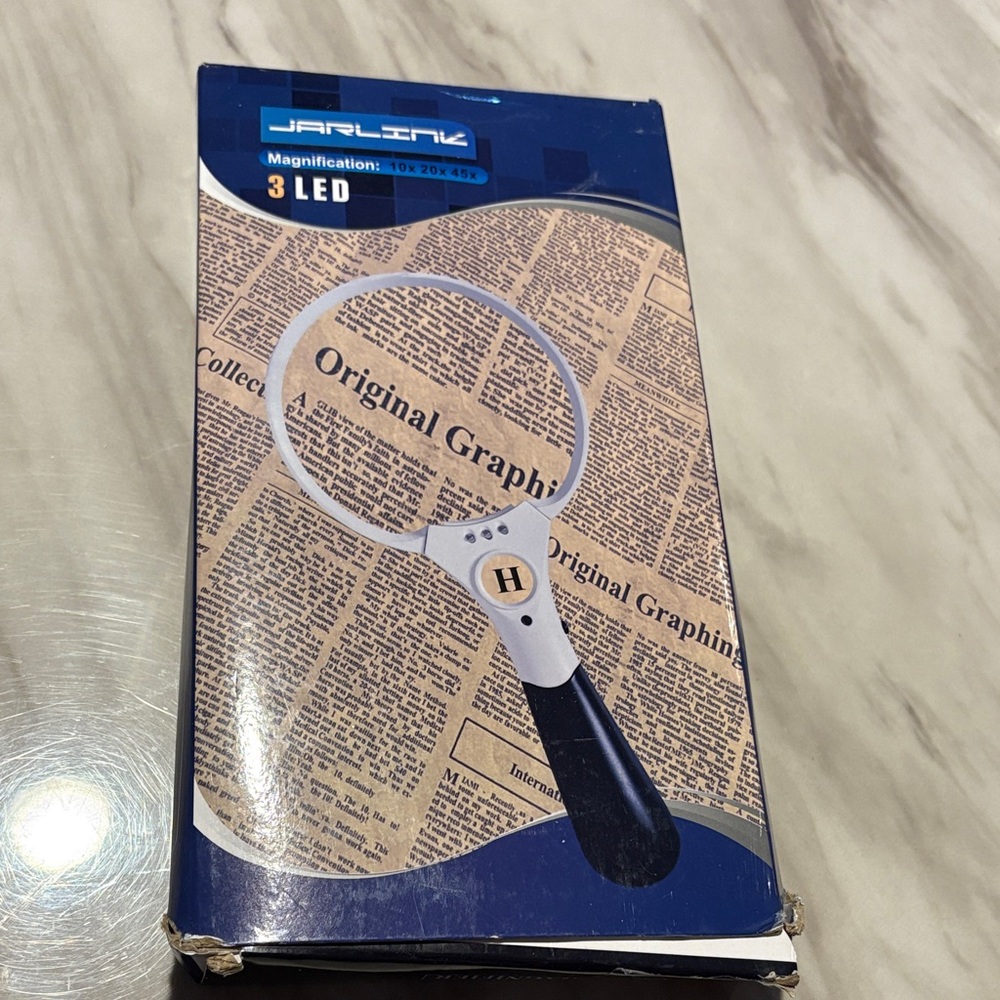 Link LED Magnifying Glass - White and Black